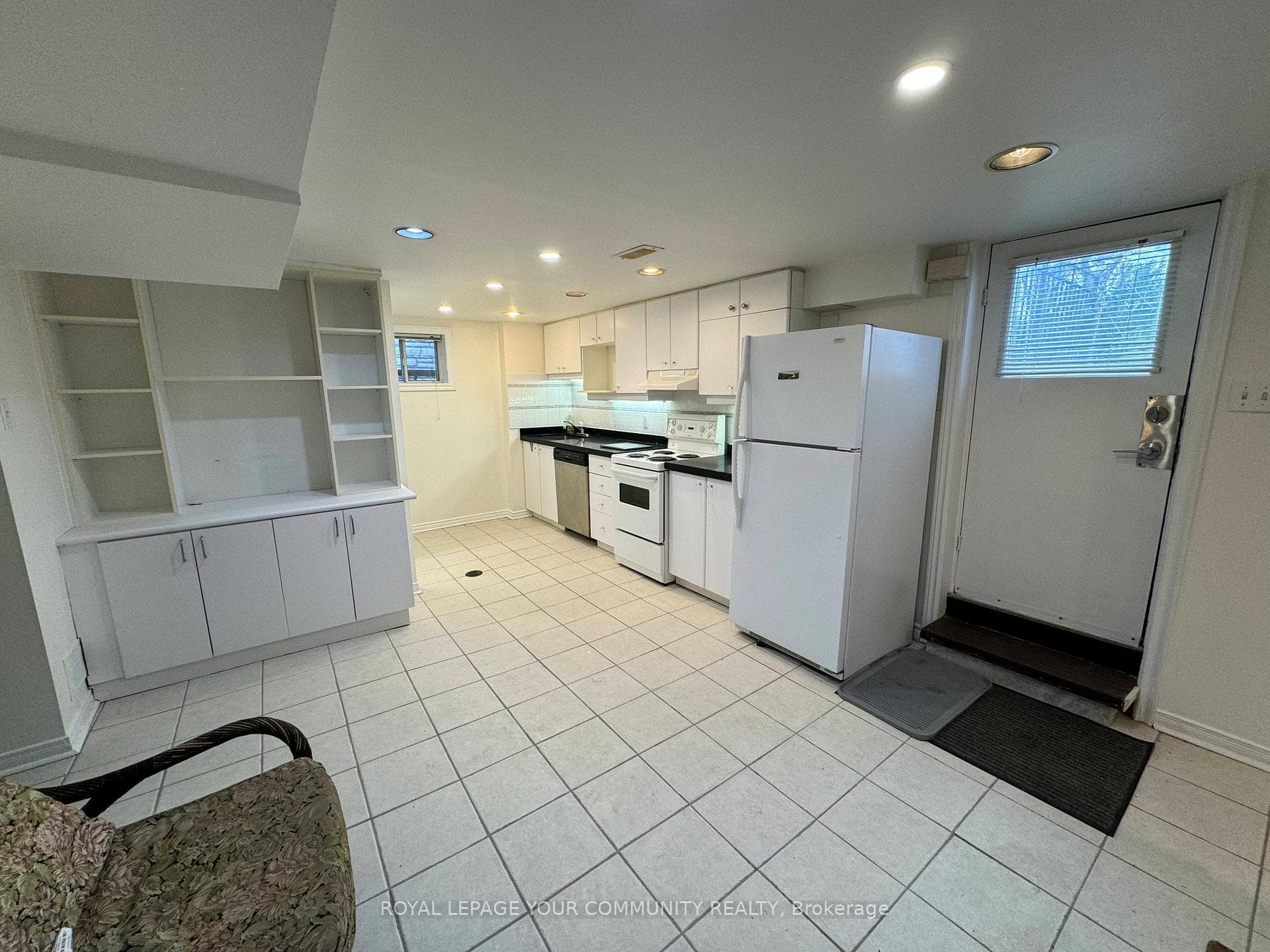 196 York Mills Drive Unit BSMT photo 1