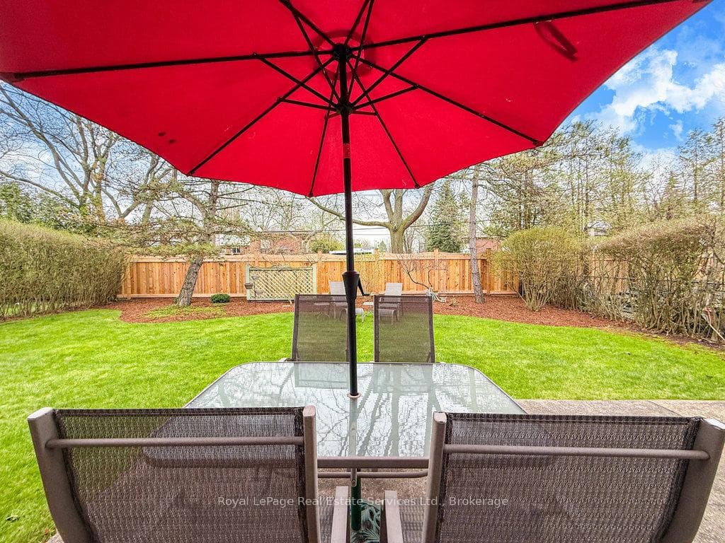 2086 Thornlea Drive photo 32