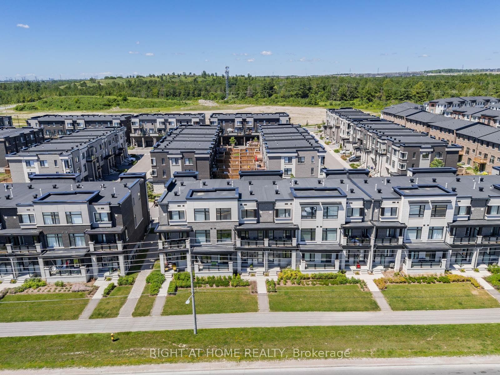2550 Castlegate Crossing Unit 403 photo 44