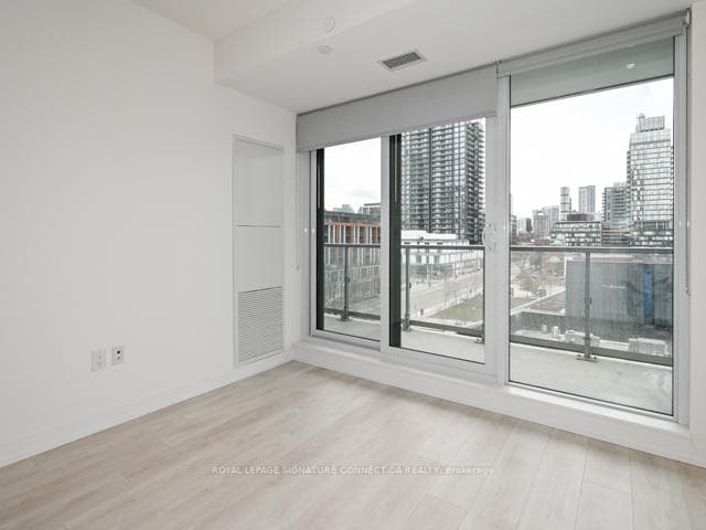 225 Sumach Street Unit 506 photo 10