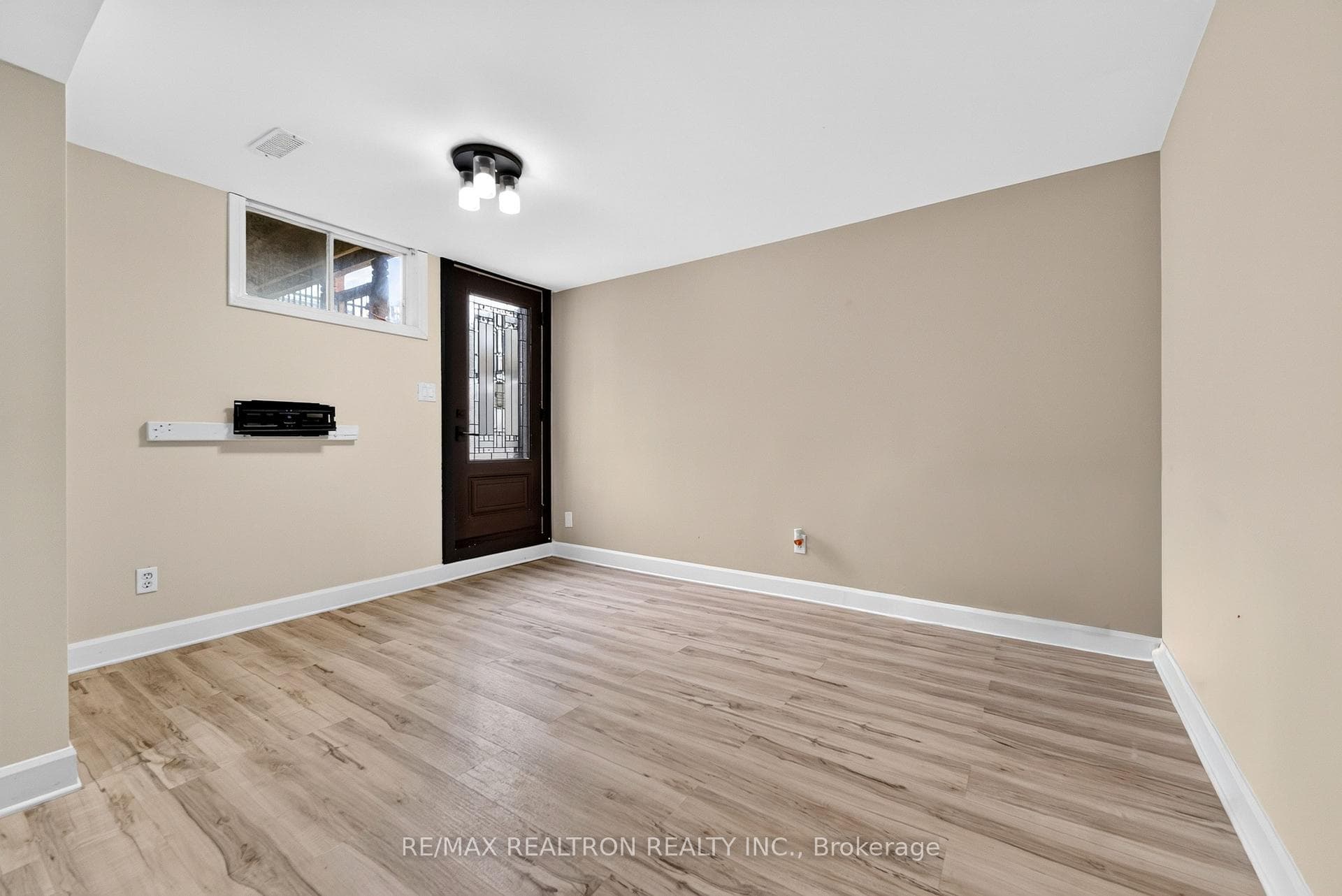 40 Carr Drive photo 6