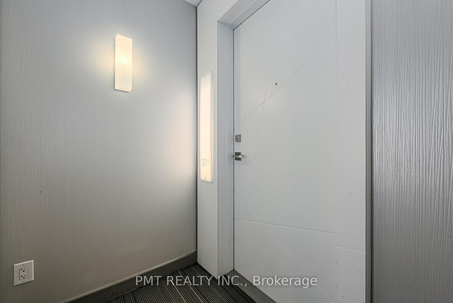 12 York Street Unit 5211 photo 22