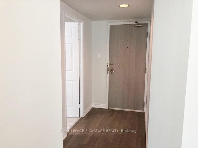 2155 Burnhamthorpe Road Unit 701 photo 3