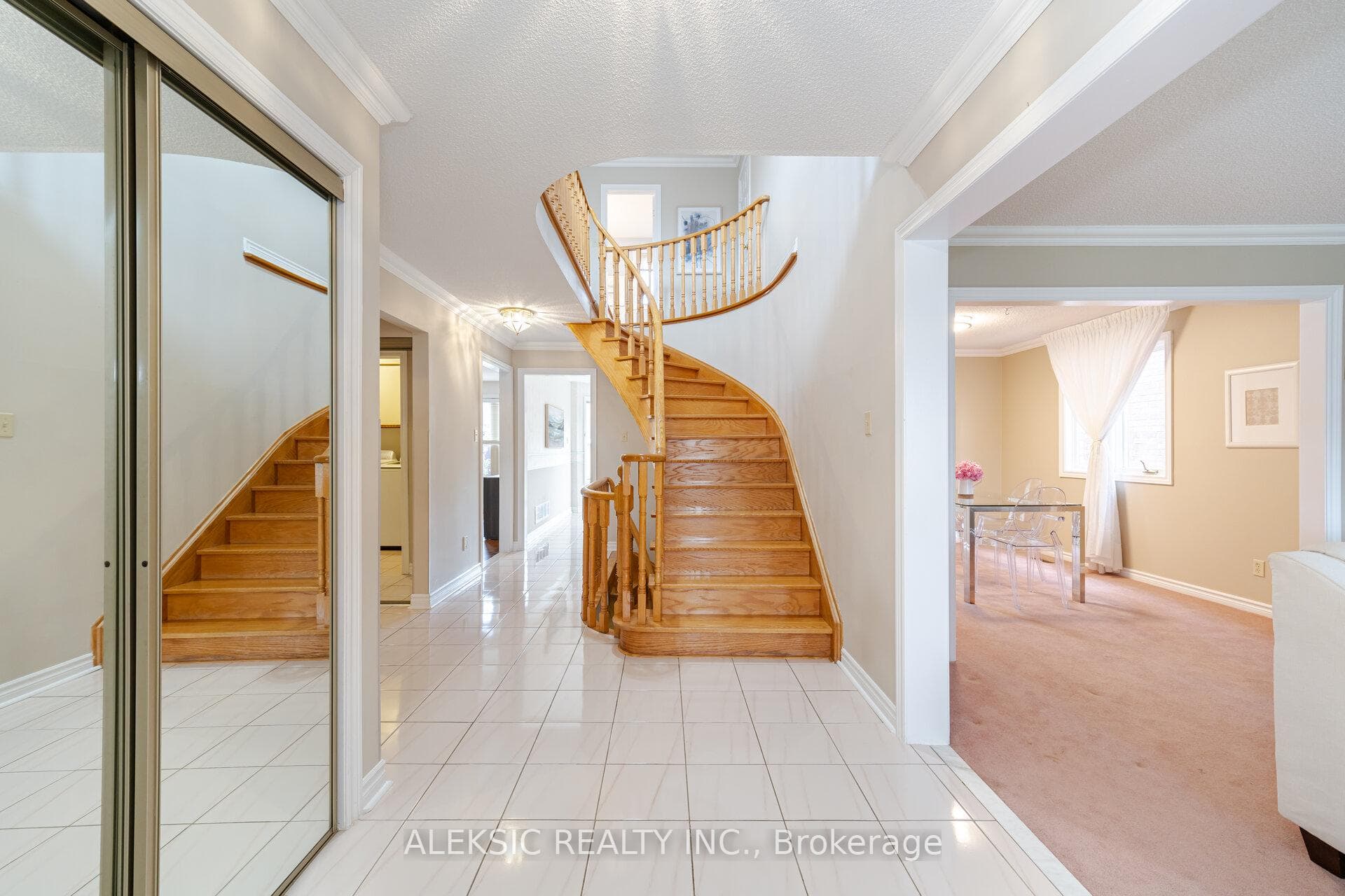 37 Blaine Court photo 6