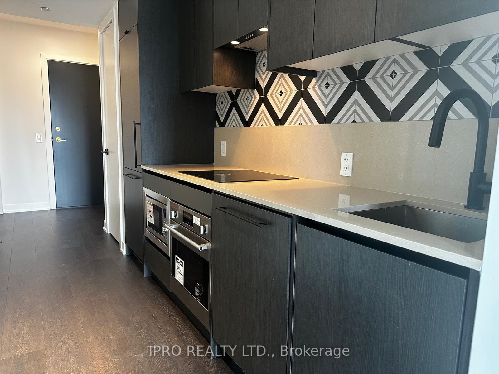 5 Lakeview Avenue Unit 306 photo 7