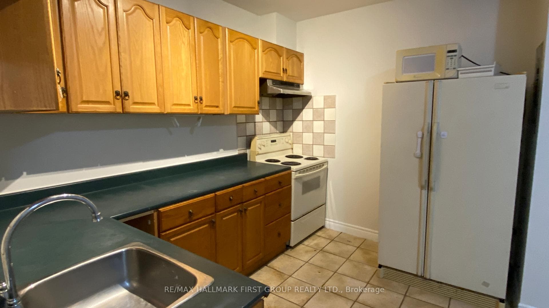 122 Brock Street Unit A photo 7