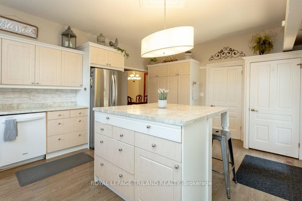 1244 Talbot Street photo 10