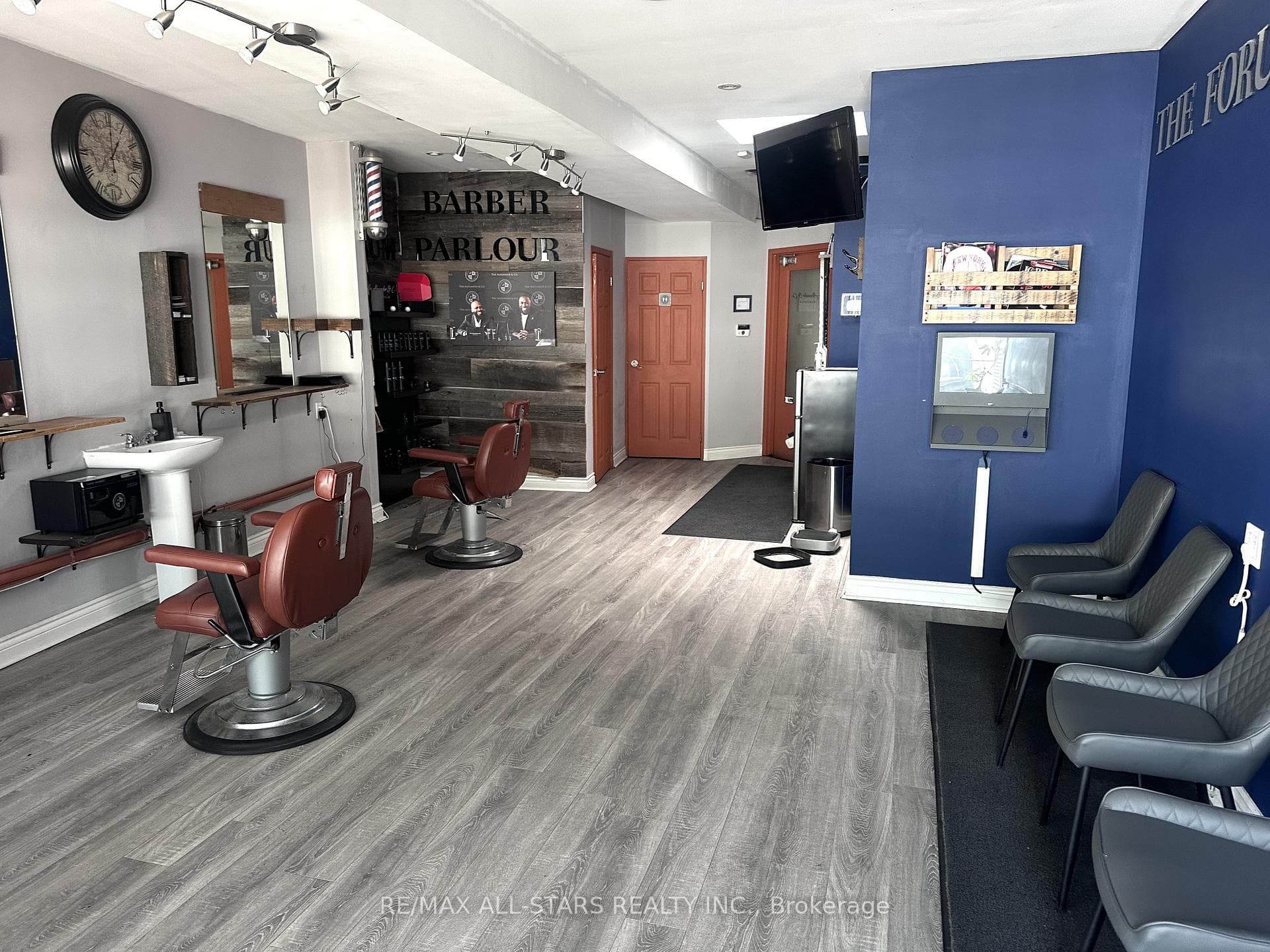 5519 Yonge Street photo 8