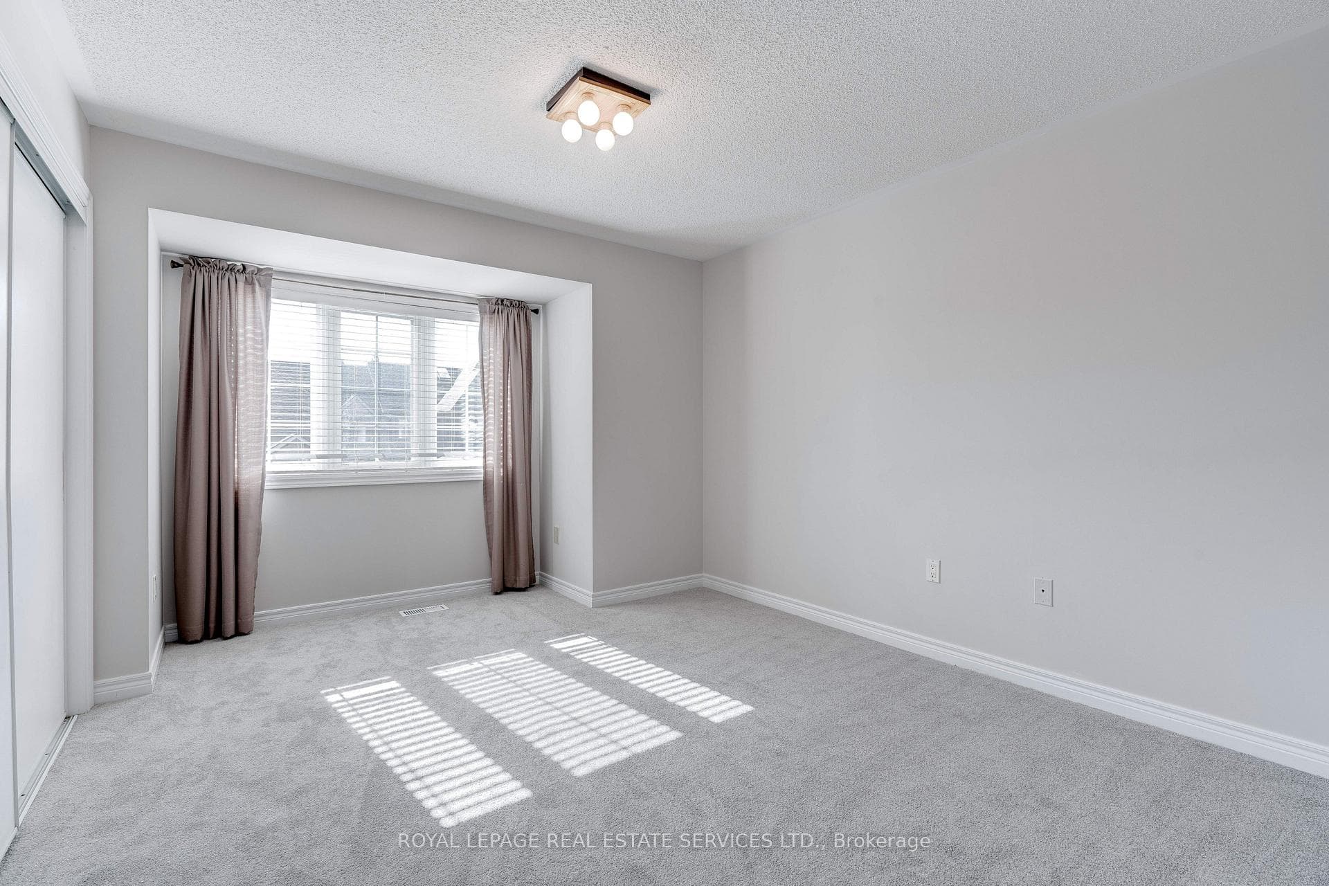5662 Glen Erin Drive Unit 93 photo 31