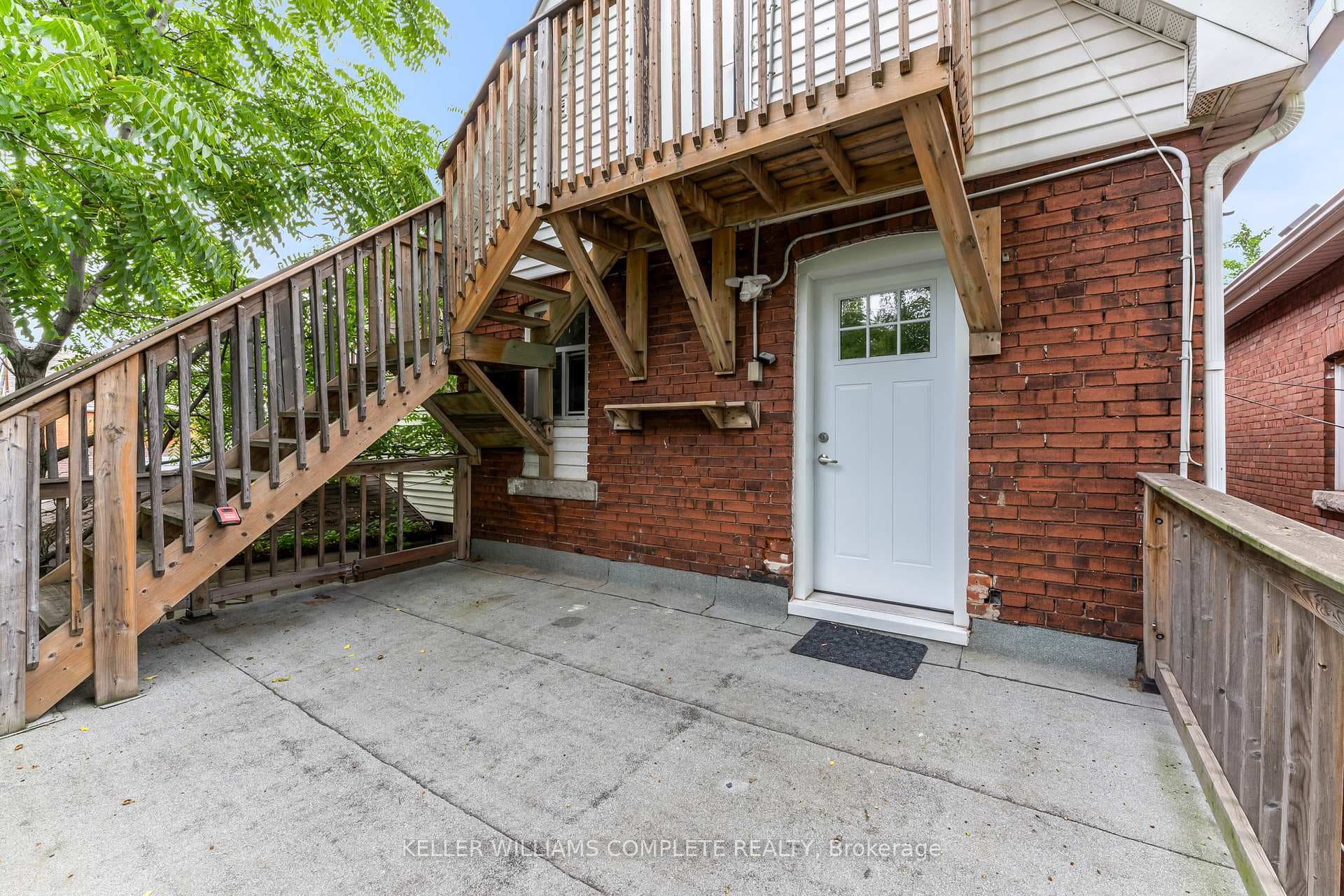 199 Balmoral Avenue Unit 2 photo 2
