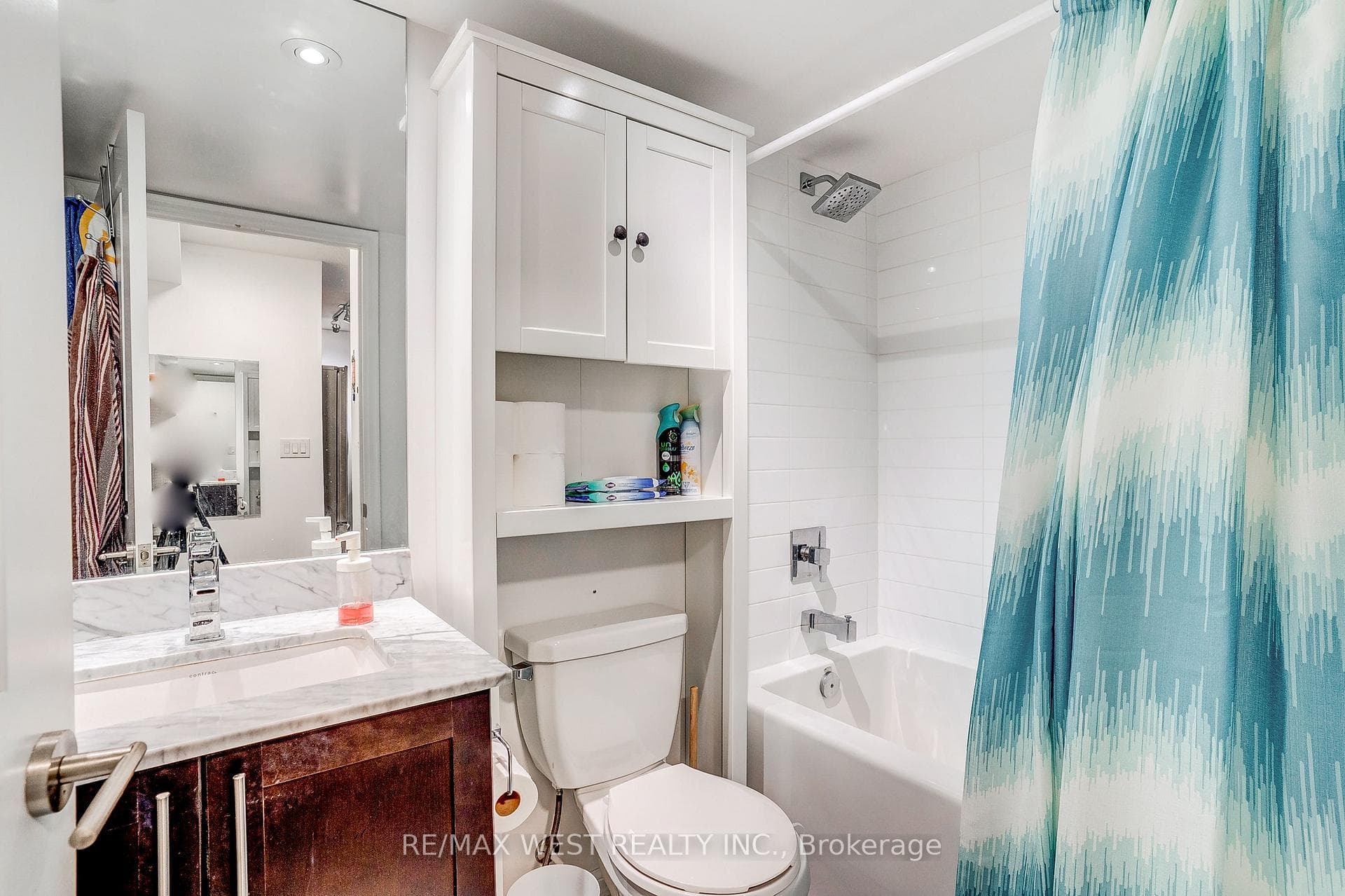 35 Bastion Street Unit 1013 photo 18