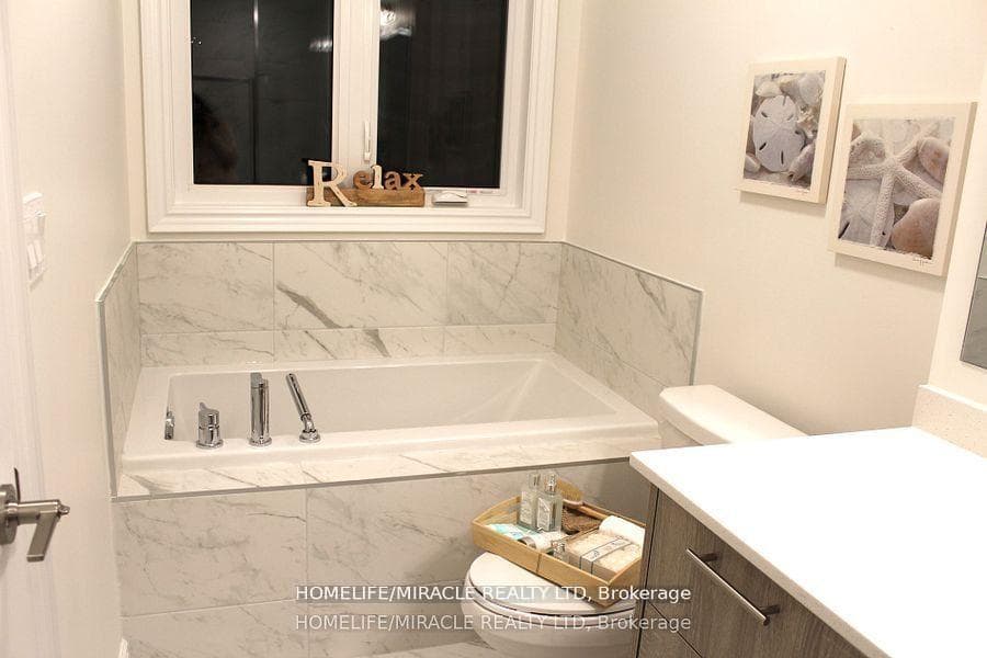 94 BERMONDSEY Way photo 21