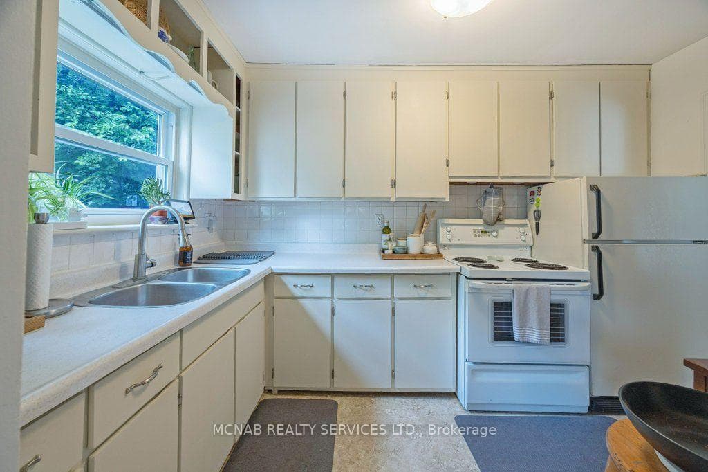 52 Broadway Avenue photo 12