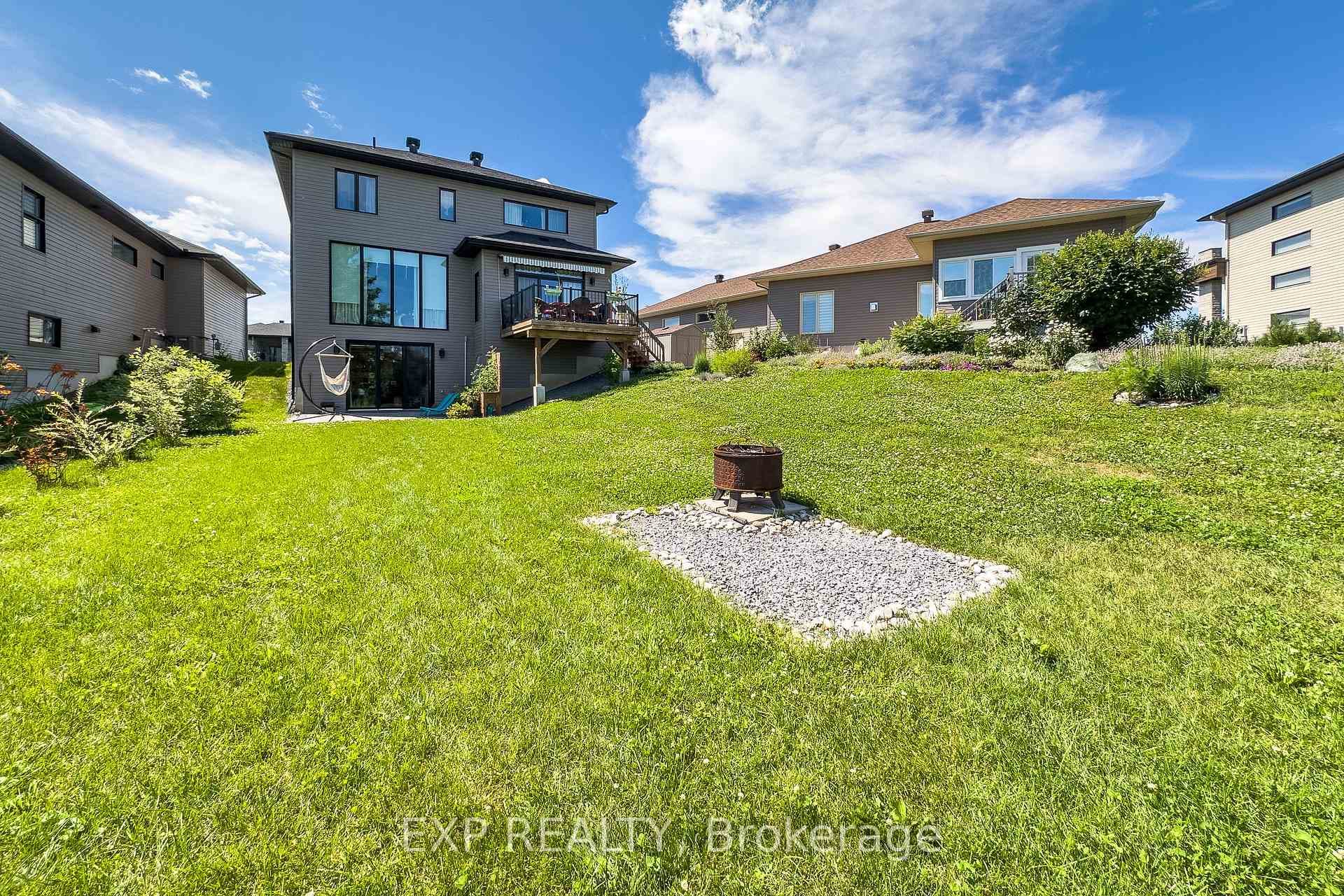 144 Argile Street photo 6