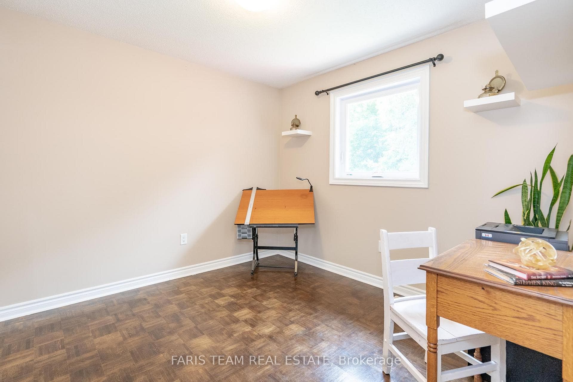 104 Madelaine Drive photo 12