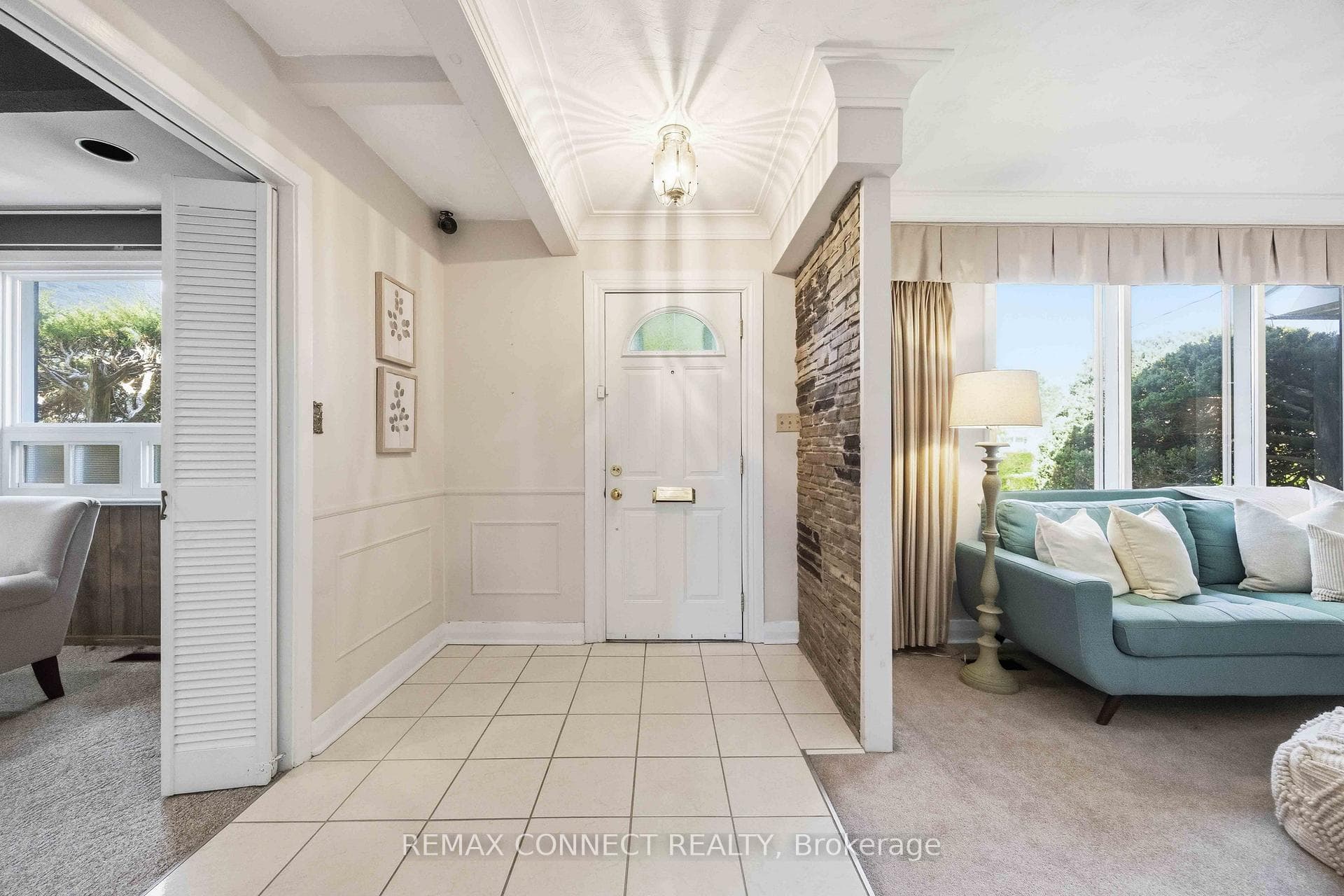 107 Fairglen Avenue photo 5