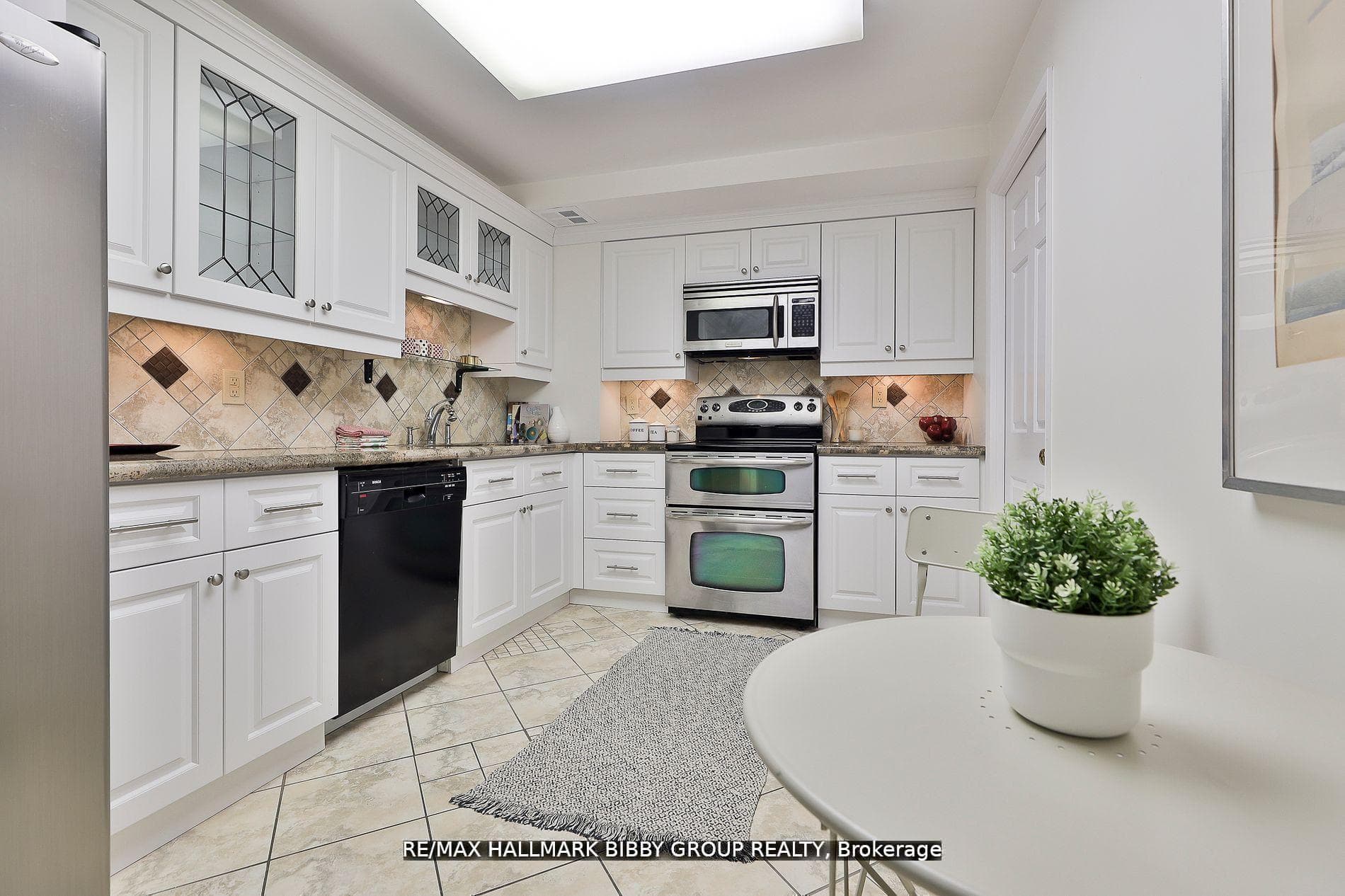 160 Frederick Street Unit 803 photo 9