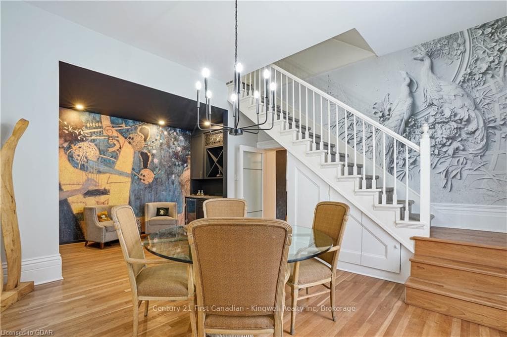 486 PRINCESS Avenue photo 10