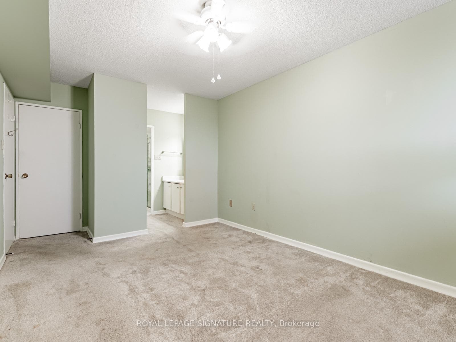 121 Ling Road Unit 413 photo 24