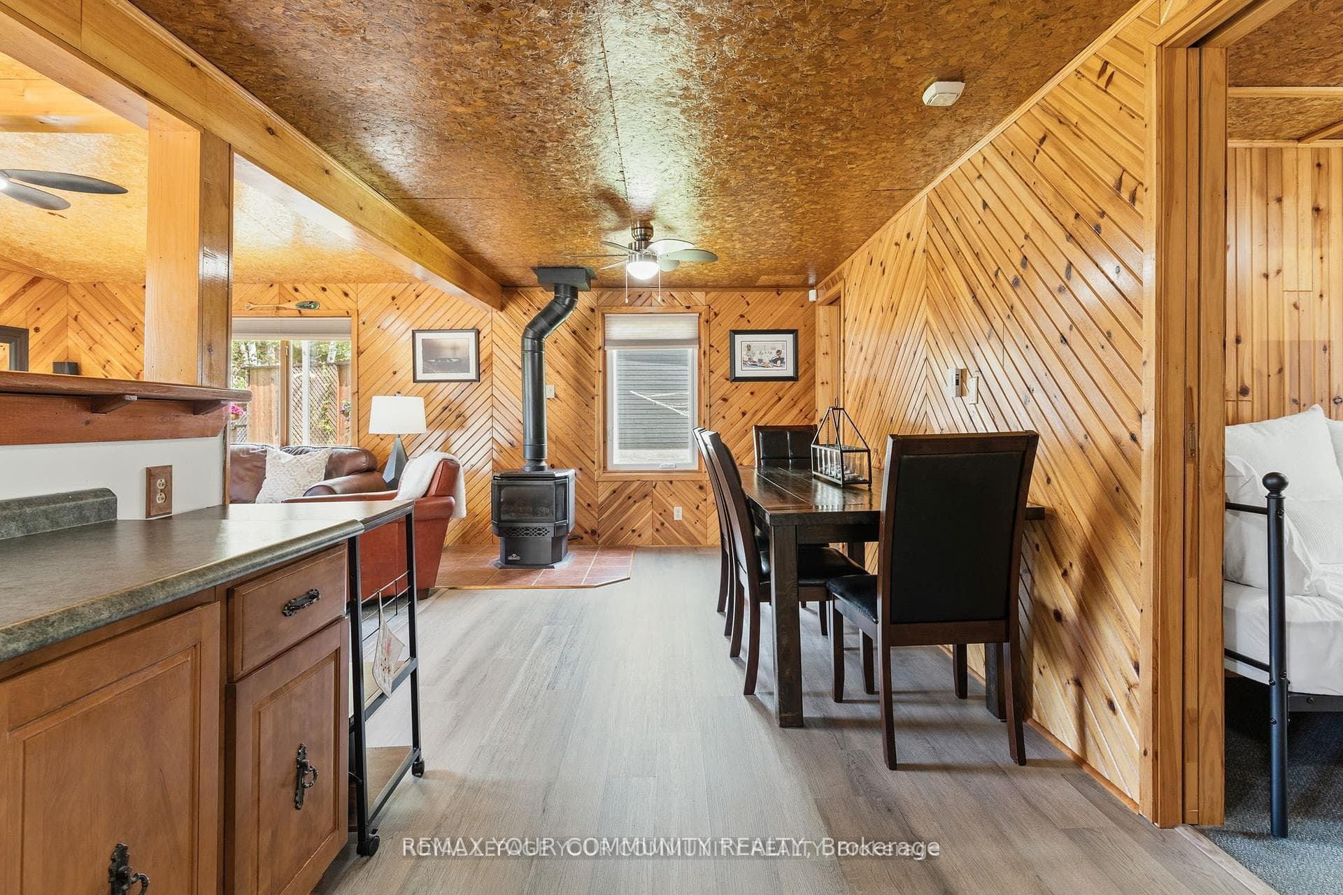 1139 Canuck Trail photo 9