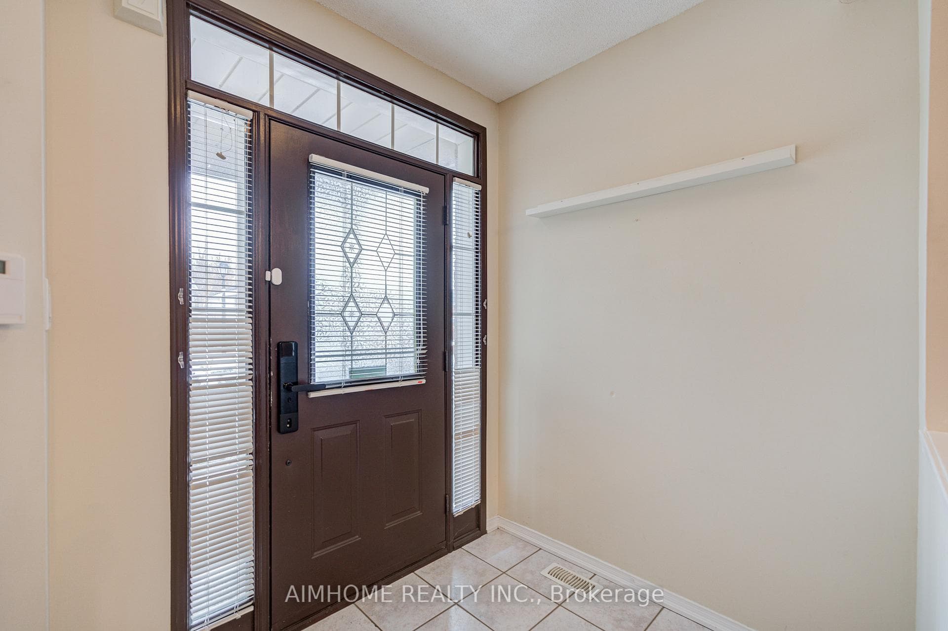 562 Mcbean Avenue photo 5