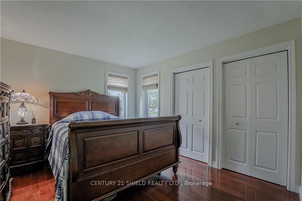 22 FAIRHOLME Drive photo 27
