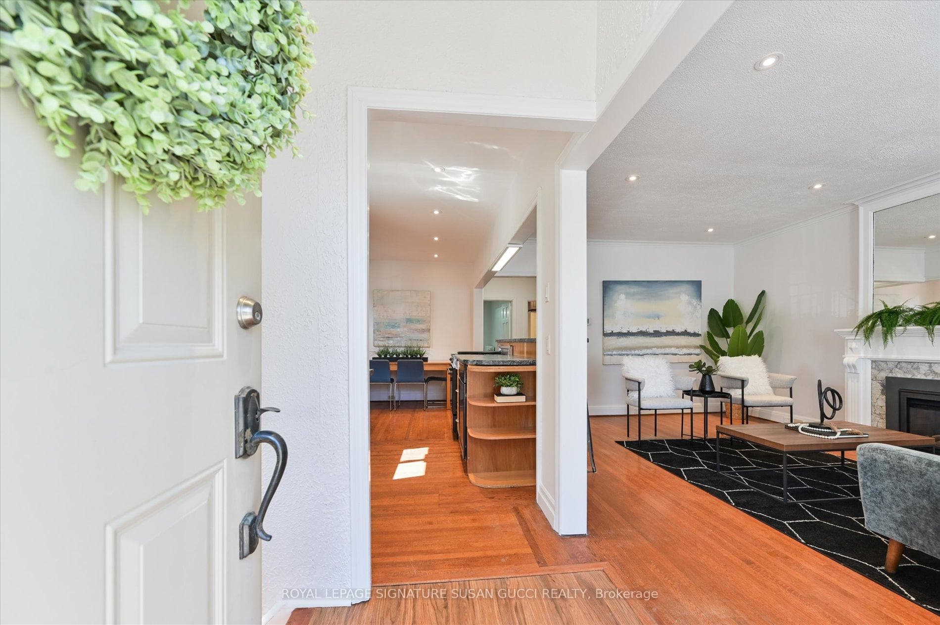 Bright open concept LR/ DR