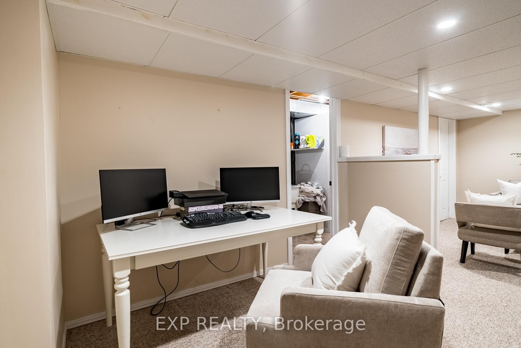 896 Fairbanks Road photo 22