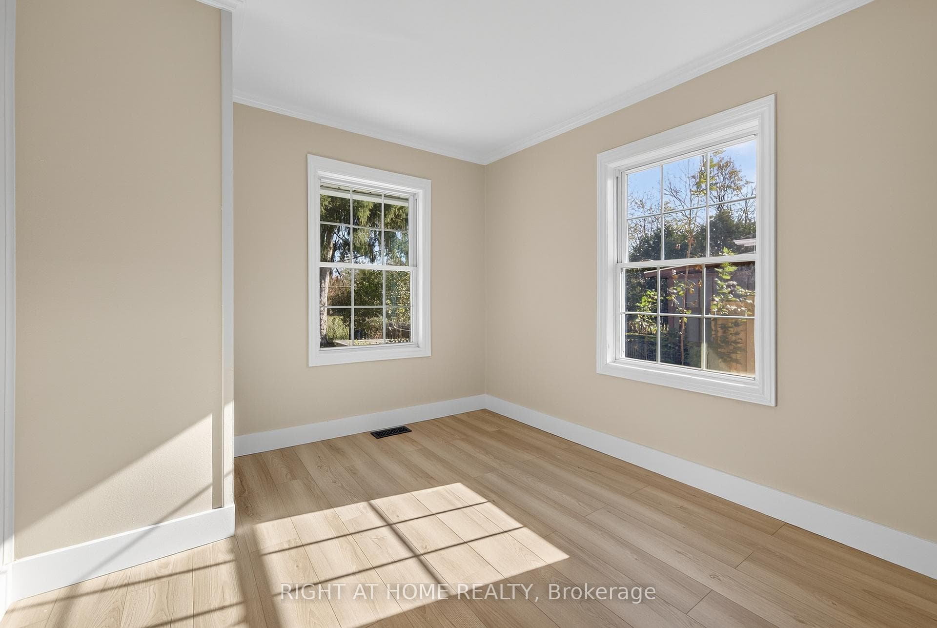 11 Newton Street photo 24