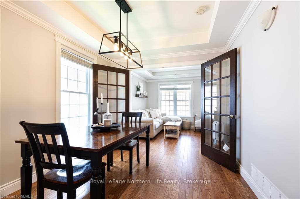 832 JOHN Street photo 13