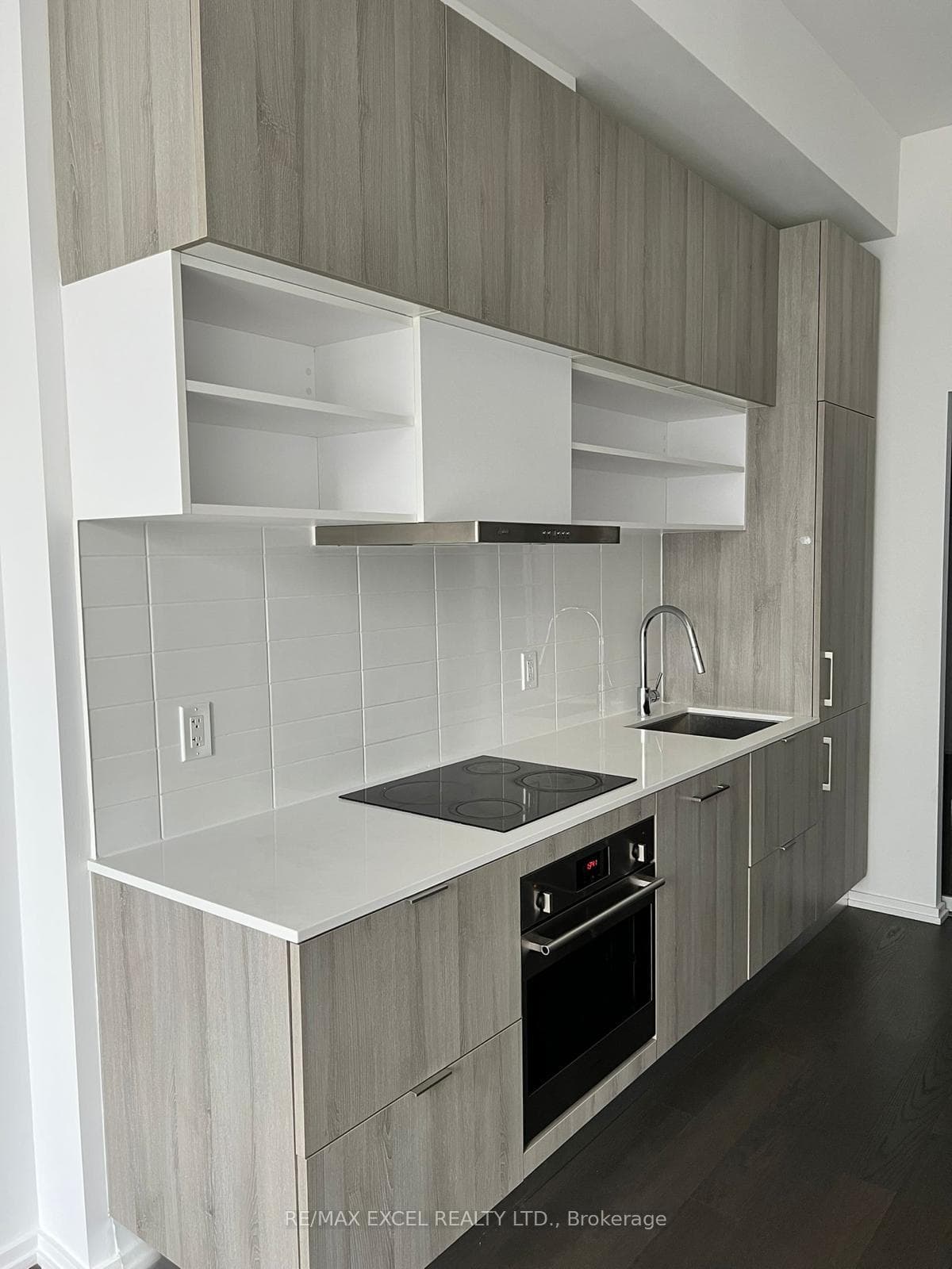 5 Soudan Avenue Unit 1607 photo 5