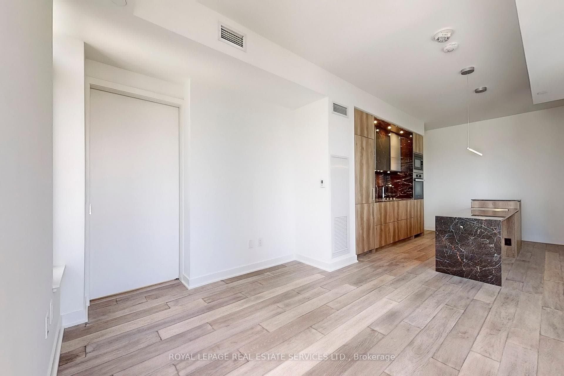 11 Yorkville Avenue Unit 1103 photo 10