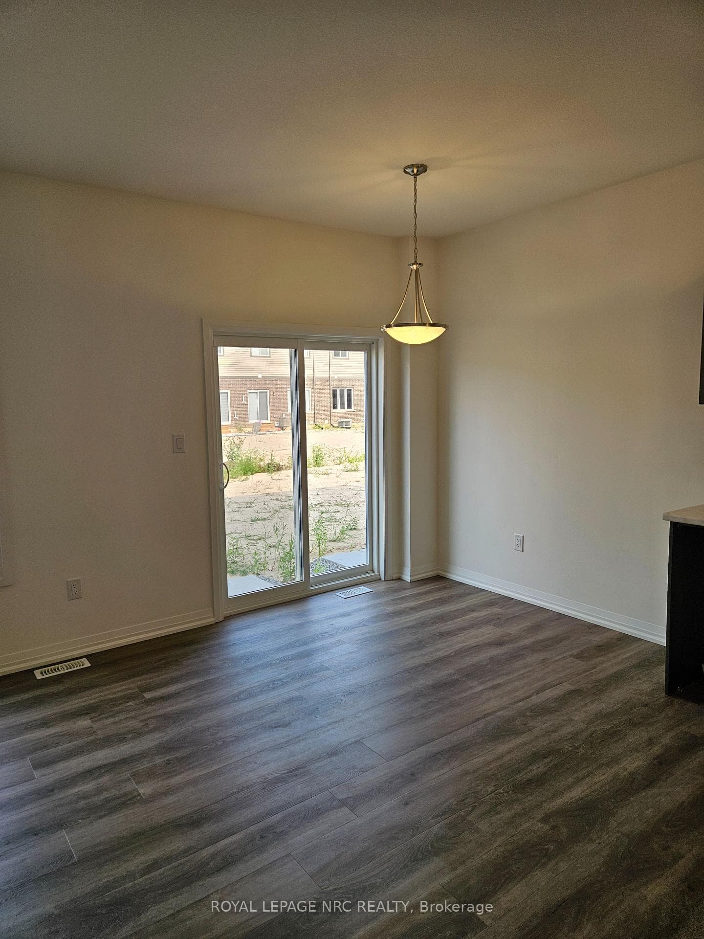50 Samuel Avenue photo 8
