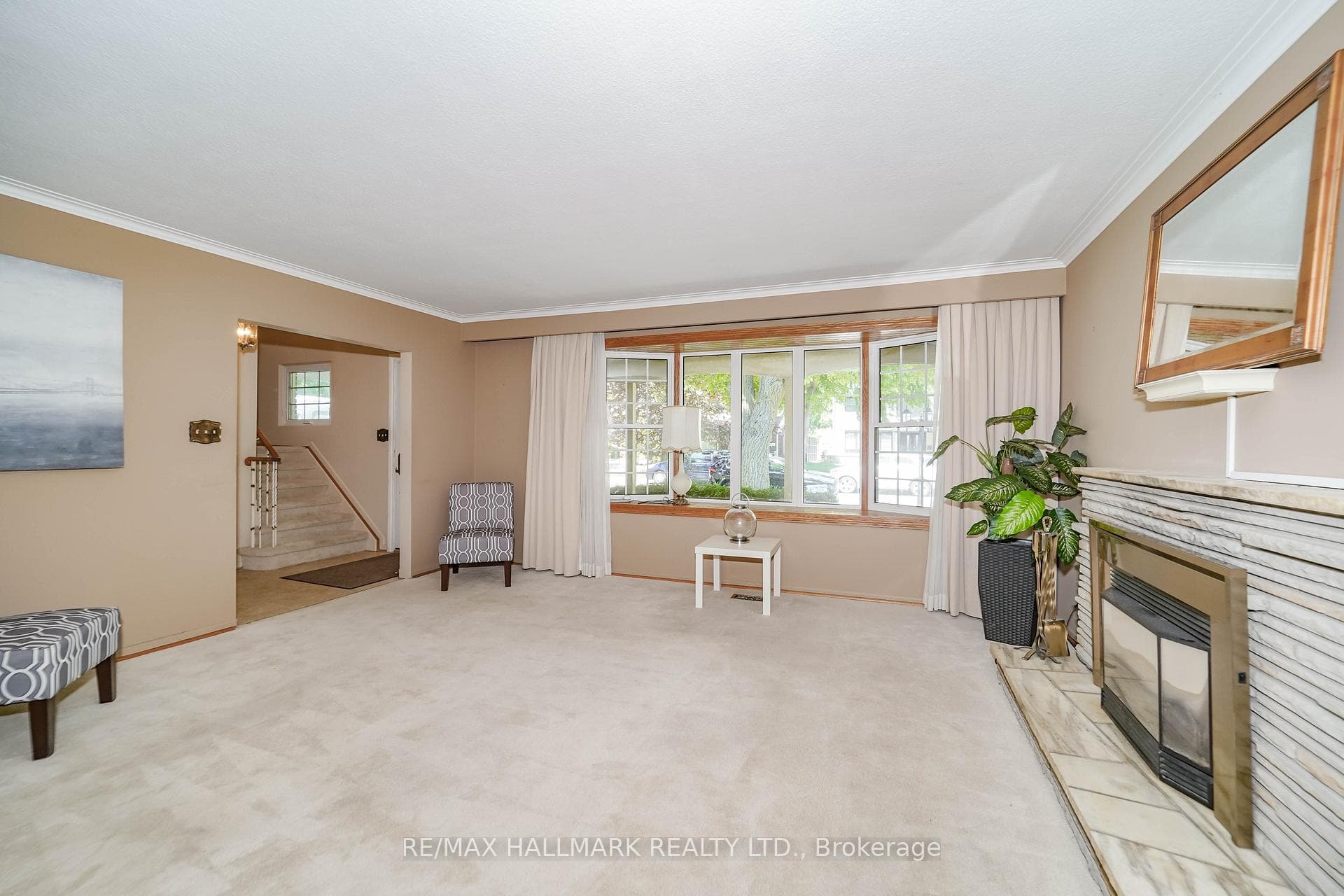 14 Castledene Crescent photo 8