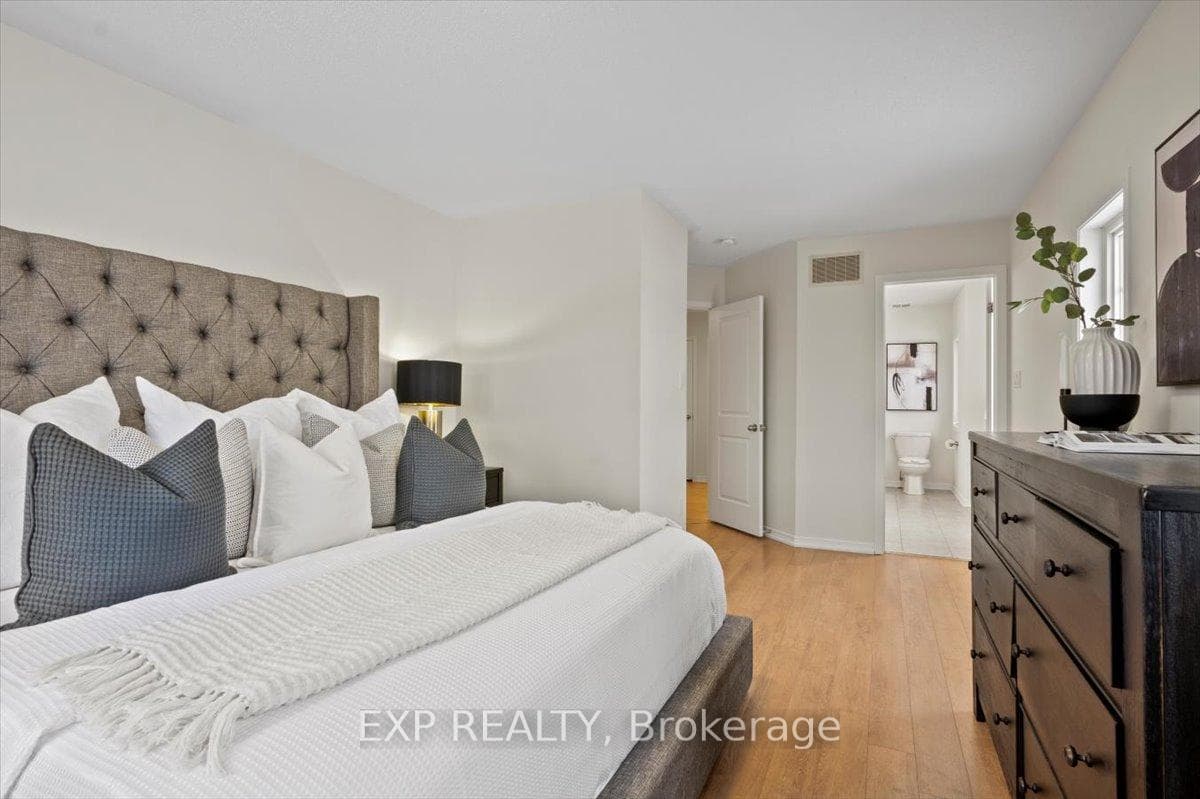 4 Hadleigh Way photo 27
