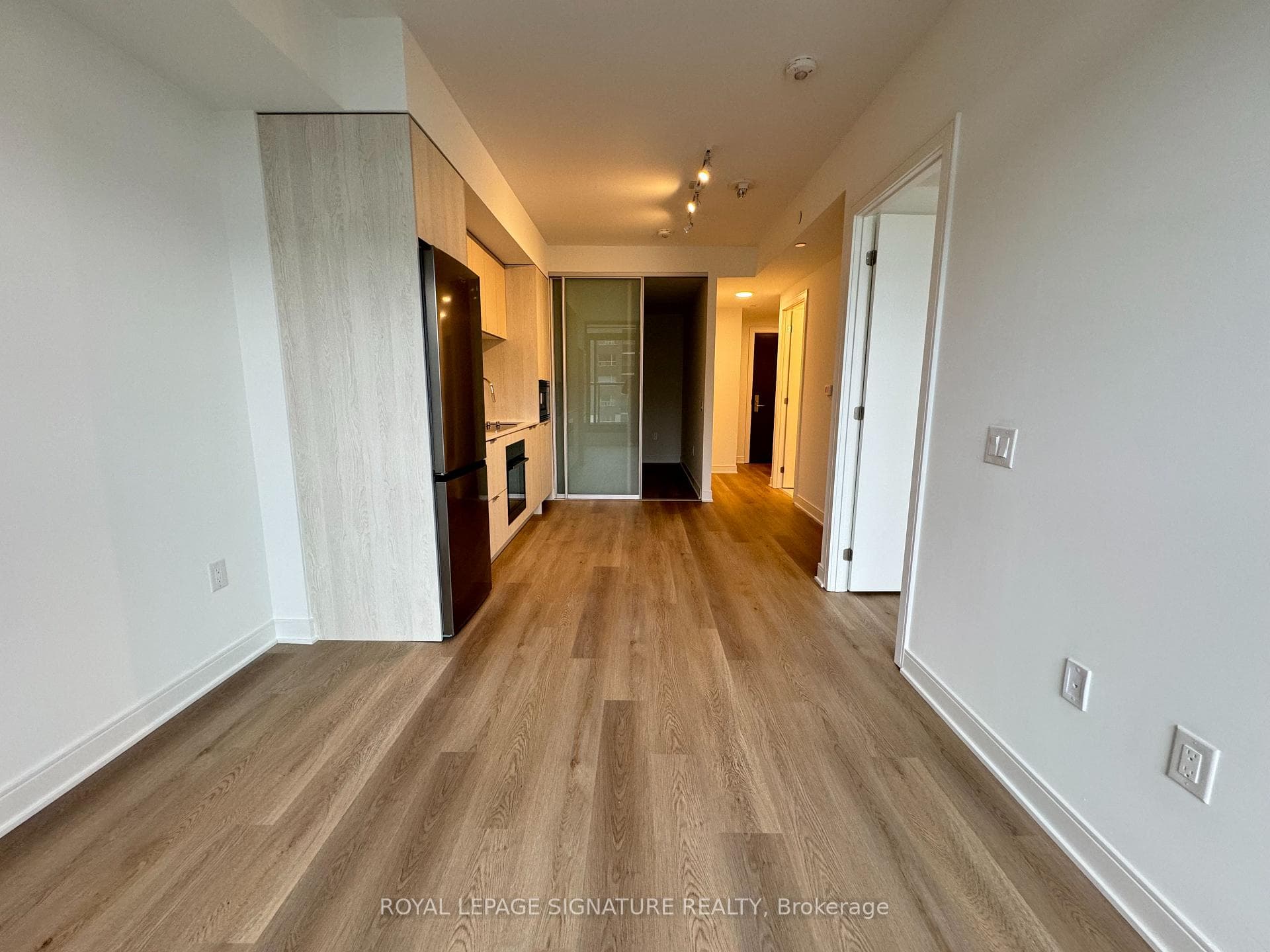 86 Dundas Street Unit 807 photo 11