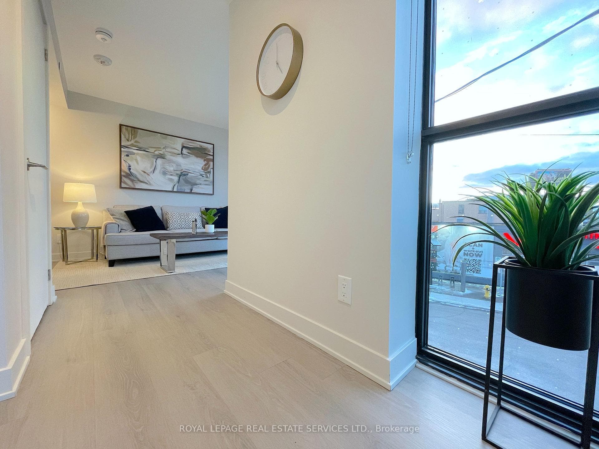 3385 Dundas Street Unit 208 photo 15
