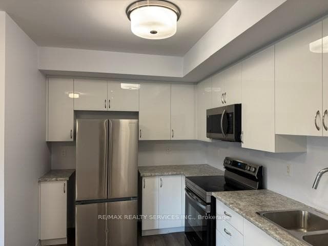 15 Fieldridge Crescent Unit 1 photo 7
