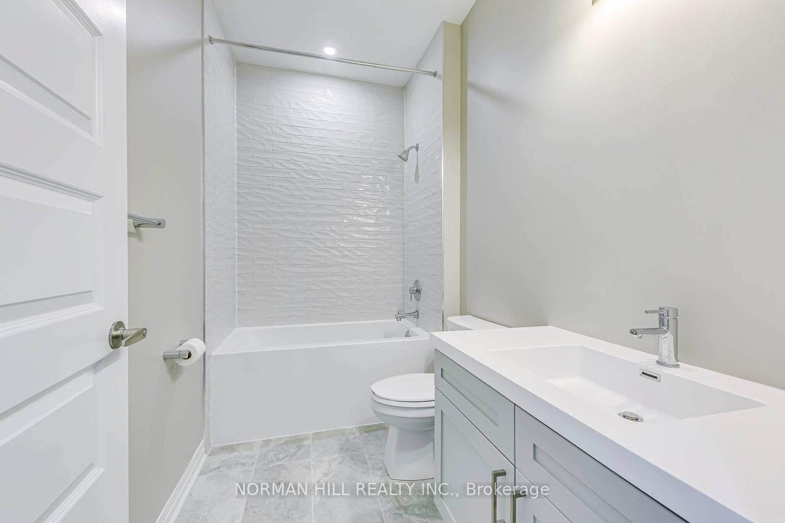 460 Gordon Krantz Avenue Unit 607 photo 25