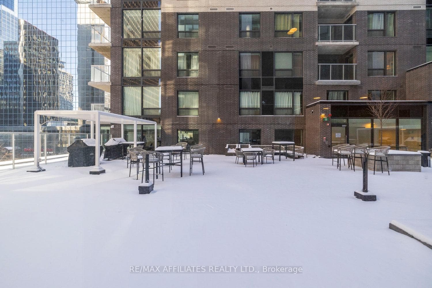 340 Queen Street photo 21