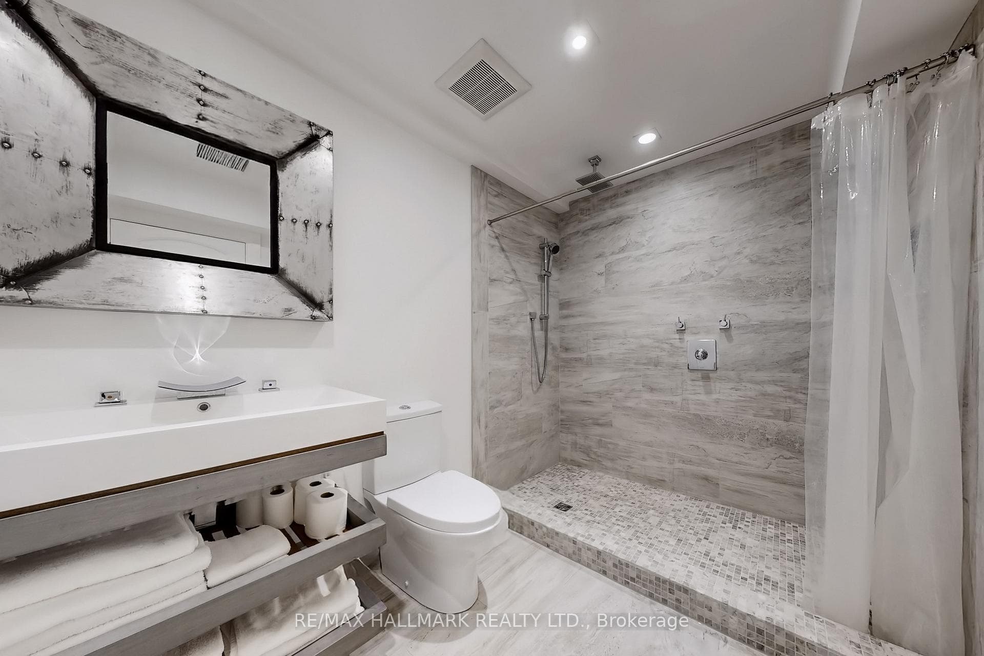 1135 Cenotaph Boulevard photo 34