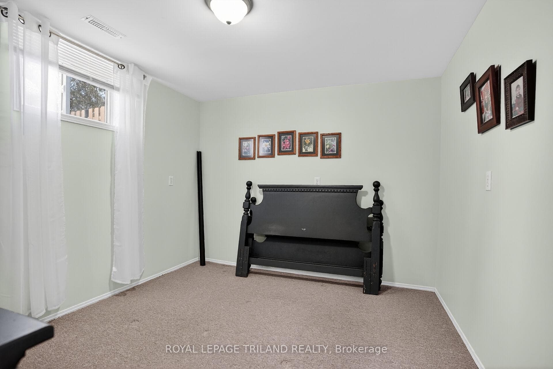 2 Axford Parkway photo 29