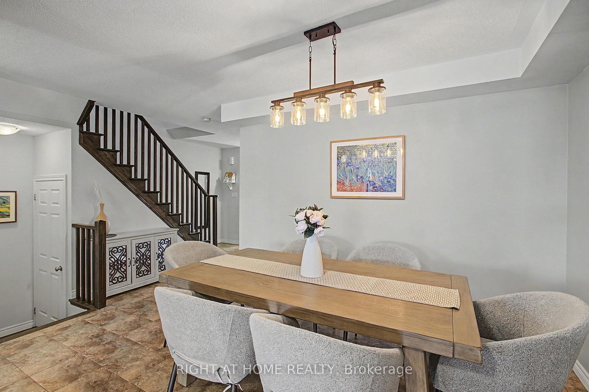 Spacious Dinette Area
