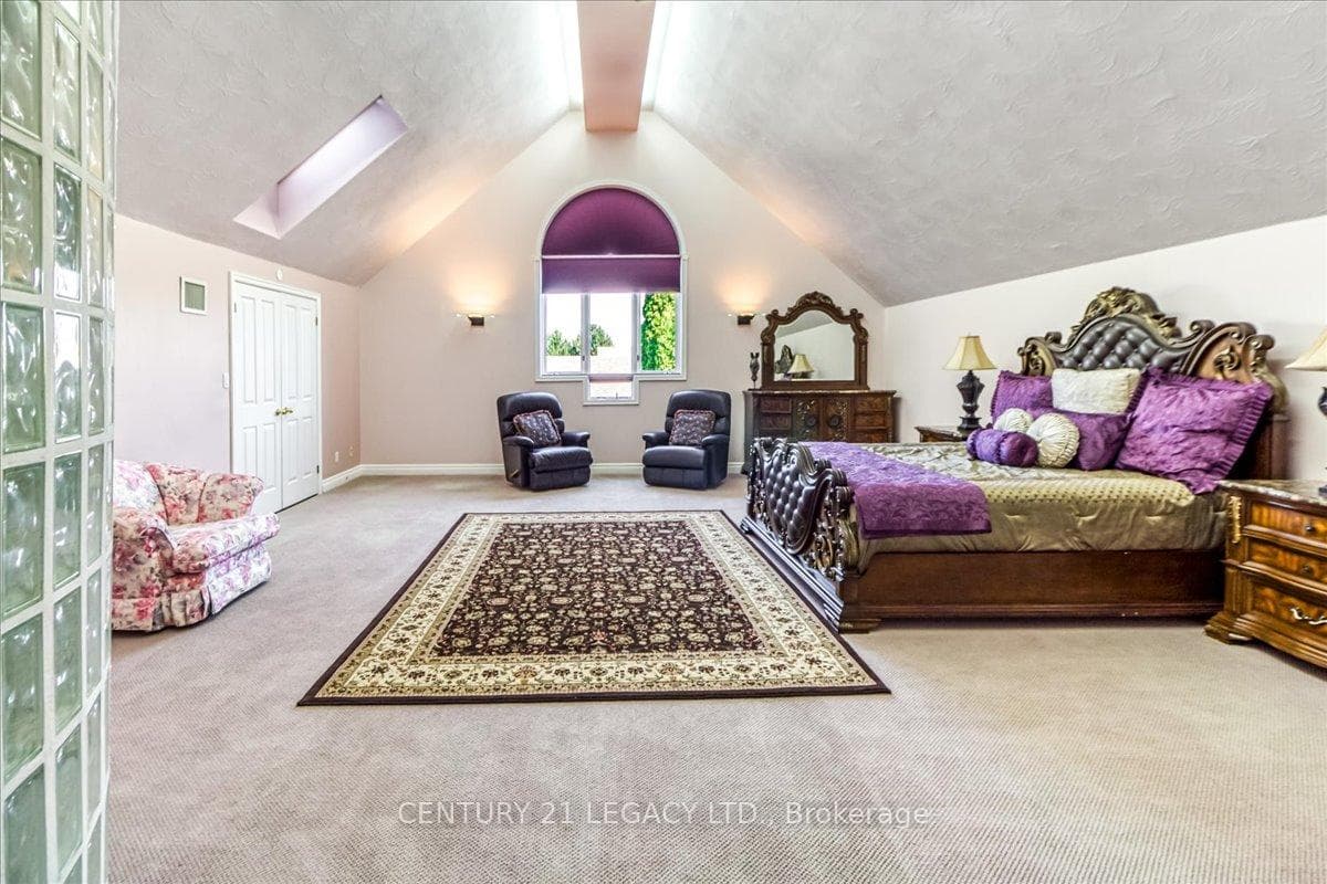 376 Maki Avenue photo 19