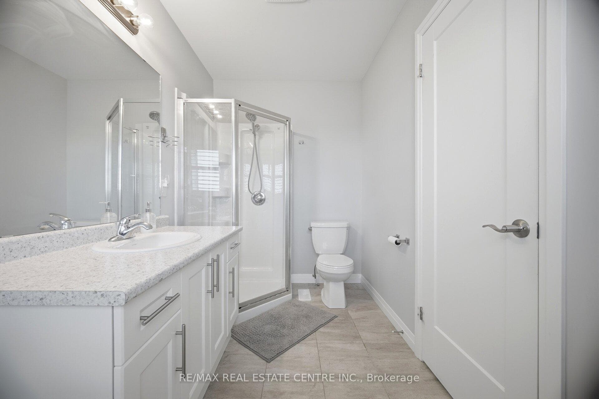 4 Laguna Village Crescent photo 33
