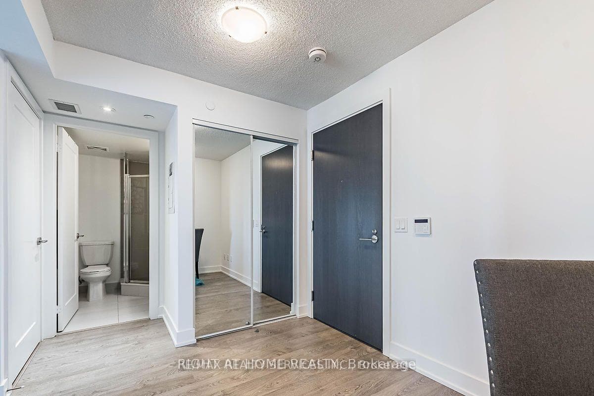 7 Mabelle Avenue Unit 2907 photo 5