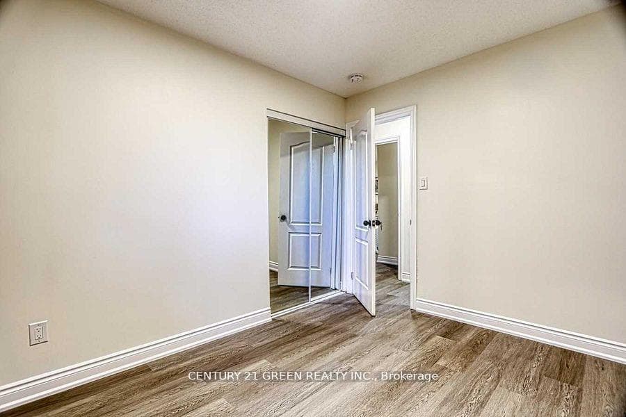 164 Gardiner Drive photo 39