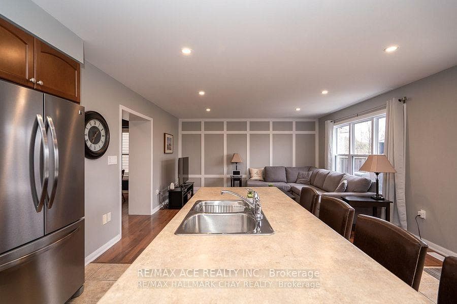 74 John W. Taylor Avenue photo 4