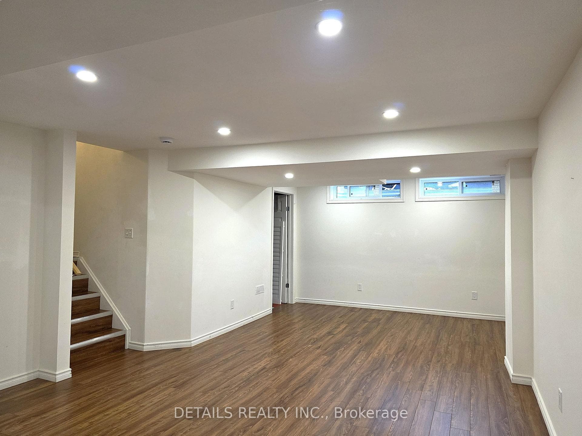 171 WINDHURST Drive photo 30