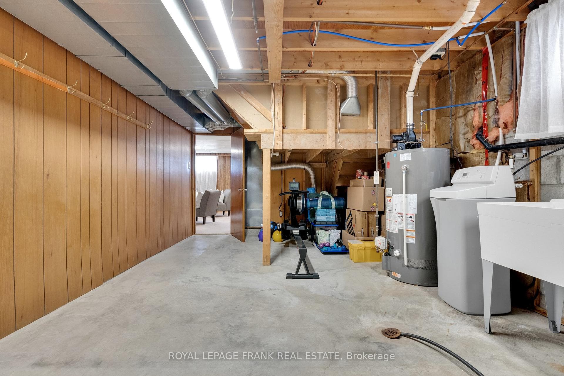 83 Allan Street photo 40